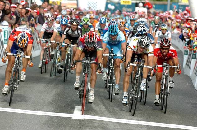 Robbie McEwen (Australien Silence Lotto, Mitte) gewinnt die 4. Etappe der Tour de Suisse 2008 vor Oscar Freire Gomez (Spanien Rabobank, li.) und Gerald Ciolek (Deutschland High Road) - Radsport Herren Tour de Suisse 2008, ProTour, Straßenradsport, Straße, Rad, Gruppe 4. Etappe: Gossau - Domat Ems Dynamik, Radsport Herren Tour de Suisse 2008, ProTour, Straßenradsport, Straße, Rad, Gruppe 4. Etappe: Gossau - Domat Ems Dynamik,