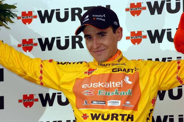 Igor Anton Hernandez (Spanien Euskaltel Euskadi) im gelben Trikot bei der Siegerehrung zur 4. Etappe der Tour de Suisse 2008 -  Radsport Herren Tour de Suisse 2008, ProTour, Straßenradsport, Straße, Rad, Einzelbild 4. Etappe: Gossau - Domat Ems Freude,