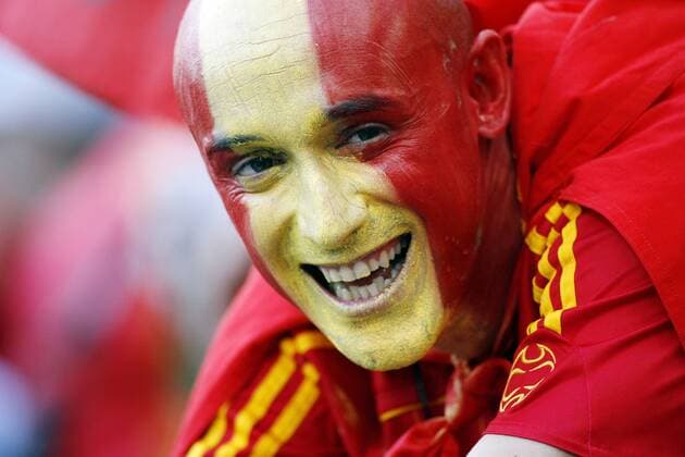 Spanischer Fan mit Gesichtsbemalung Fußball EM Herren EURO 2008, Länderspiel Nationalmannschaft, Porträt Salzburg Freude,