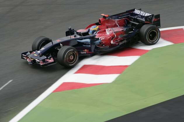 Sebastian Vettel (Deutschland Toro Rosso) in seinem Boliden Motorsport Grand Prix Herren Großer Preis von Frankreich 2008, Formel 1 Weltmeisterschaft, F1, F, GP, WM, Training Einzelbild Magny Cours