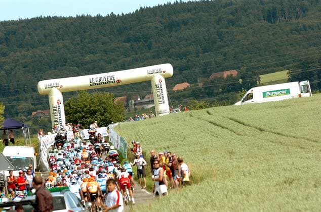 Teilnehmerfeld auf der 7. Etappe der Tour de Suisse 2008 nähert sich dem Ende des Anstiegs -  Radsport Herren Tour de Suisse 2008, ProTour, Straßenradsport, Straße, Rad Totale 7. Etappe: Gruyere - Lyss