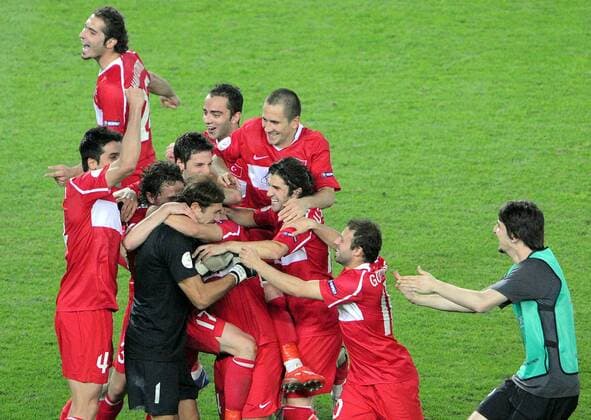 Schlussjubel Türkei - Fußball EM Herren Euro 2008, Länderspiel, Nationalmannschaft Gruppe Wien Freude,