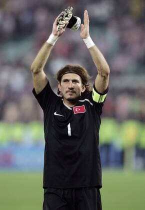 Torwart Rüstü Recber (Türkei) - Schlussjubel Fußball EM Herren Euro 2008, Länderspiel, Nationalteam, Viertelfinale, Nationaltrikot Einzelbild Wien Freude,