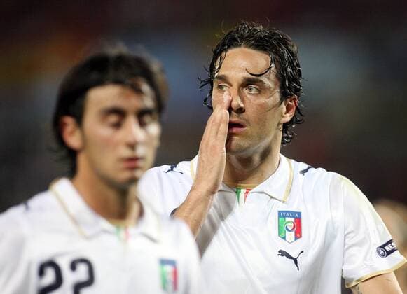 Luca Toni (Italien, re.) - Abgang Fußball EM Herren Euro 2008, Länderspiel, Nationalmannschaft, Einzelbild Wien Enttäuschung,