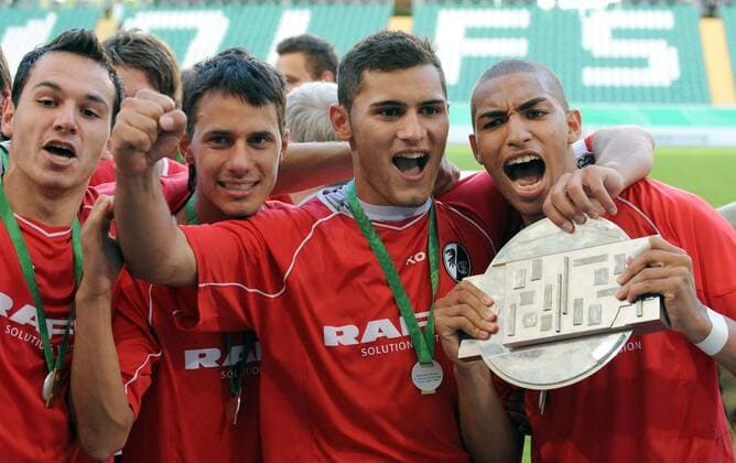 SC Freiburg ist Deutscher A Junioren Meister 2008, v.li.: Nicolas Höfler, x, Rahman Soyudogru und Daniel Williams Fußball Herren A Junioren Bundesliga 2007 2008, U19, U 19, Finale, SC Freiburg Gruppe o0 Jugend, Nachwuchs Wolfsburg Freude,