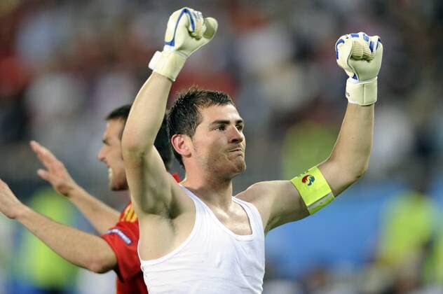 Torwart Iker Casillas (Spanien) jubelt über den Halbfinaleinzug bei der Euro 2008 Fußball EM Herren Euro 2008, Länderspiel, Viertelfinale, Nationalteam Einzelbild Wien Freude,