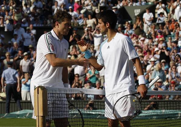 Novak Djokovic (Serbien, re.) und Michael Berrer (Deutschland) - shakehands Tennis Herren All England Championships 2008, Grand Slam, ATP Tour Gruppe Wimbledon London Kameradschaft,