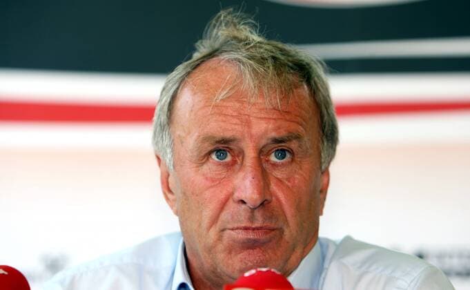Josef Hickersberger (Österreich) gibt auf der Pressekonferenz seinen Rücktritt als Nationaltrainer bekannt -  Fußball Herren Nationalteam 2008, Pressekonferenz, Pressetermin Porträt Wien