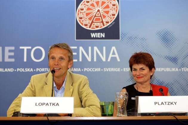 Sportstaatssekretär Reinhold Lopatka (Österreich) und WM Koordinatorin Laurine Platzky (Südafrika) auf der WM 2010 meets EURO 2008 Pressekonferenz -  Fußball EM Herren WM 2010 meets EURO 2008, Vorschau, Pressekonferenz, Pressetermin Gruppe Wien