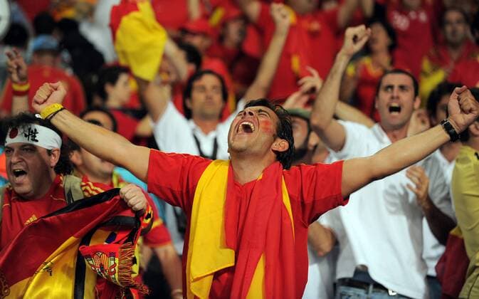 Spanische Fans feiern den Finaleinzug Fußball EM Herren Euro 2008, Länderspiel, Nationalteam, Halbfinale, Gruppe Wien Freude, Begeisterung,