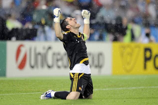 Torwart Iker Casillas (Spanien) - Schlussjubel Fußball EM Herren Euro 2008, Länderspiel, Halbfinale, Nationalmannschaft, Nationaltrikot Einzelbild Wien Glück Freude, Begeisterung,