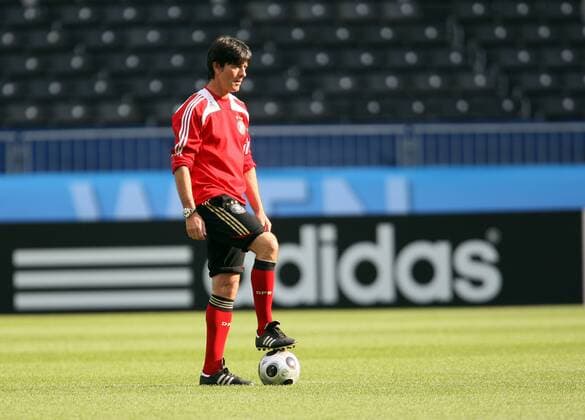 Bundestrainer Joachim Löw (Deutschland) Fußball EM Herren Euro 2008, Nationalmannschaft, Training Einzelbild Wien