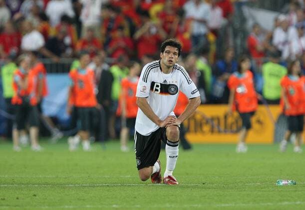 Michael Ballack (Deutschland) enttäuscht Fußball Länderspiel Herren EURO 2008, EM, Nationalteam, Nationaltrikot, Finale, Einzelbild Wien Enttäuschung,