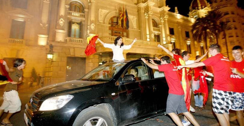 Spanien ist Europameister und die Fans feiern mit einem Autokorso in Valencia -  - NOxONLINExUSE Fußball EM Herren EURO 2008, Nationalteam, Finale, Vdig Gruppe Wien Begeisterung, Freude,
