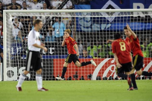 Fernando Torres (Spanien) - Torjubel Fußball EM Herren Euro 2008, Länderspiel, Finale, Nationalmannschaft, Nationaltrikot, Deutschland - Spanien 0:1 Totale Wien Freude,