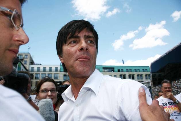 Abschlussfest der Euro 2008 - Bundestrainer Joachim Löw (Deutschland) beim Empfang auf der Berliner Fanmeile Fußball EM Herren Euro 2008, Nationalteam, Empfang, Fanmeile, Fan Meile, Fanfest, Fan Fest, Party, Porträt Berlin