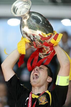 Torwart Iker Casillas (Spanien) - Europameister 2008 Fußball EM Herren Euro 2008, Länderspiel, Nationalteam, Nationaltrikot, Finale, Einzelbild Wien Freude, Begeisterung,