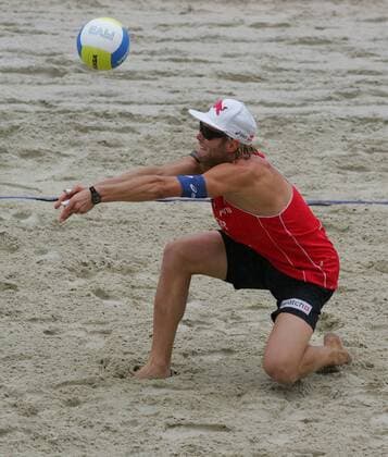 Julius Brink (Deutschland) -  Beachvolleyball Herren Swatch FIVB World Tour 2008, WorldTour, Beach, Grand Slam Einzelbild Moskau Dynamik, Abwehr,