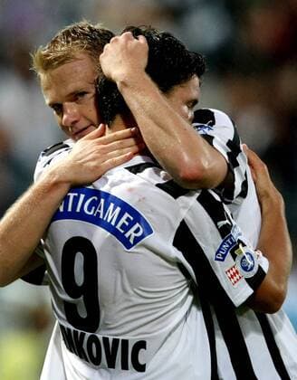 Mario Sonnleitner (hi..) und Marko Stankovic (beide Sturm Graz) - Torjubel -  Fußball Herren Bundesliga 2008 2009, 1. Österreichische Liga, SK Puntigamer Sturm Graz Gruppe Graz Freude,