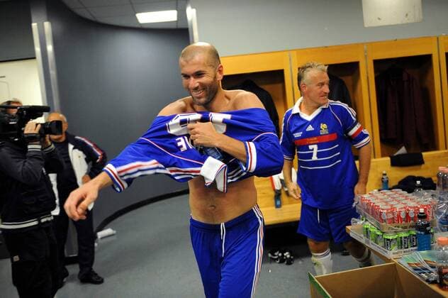 Zinedine Zidane (li.) und Didier Deschamps (beide Frankreich) anlässlich des 10 Jährigen Jubiläums ihres Weltmeistertitels von 1998 -  (pan26861) Fußball WM Herren 10 Jähriges Jubiläum 2008, WM 1998, 10 Jahre, Zehn, zehnjähriges, Nationalteam, Weltmeister Gruppe Paris