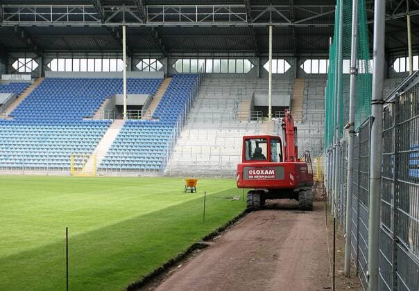 Bauarbeiten am Carl Benz Stadion in Mannheim - Heimspielstätte von Waldhof Mannheim - Die TSG 1899 Hoffenheim wird in der Hinrunde 2008 2009 ihre Heimspiele hier austragen Fußball 1. BL Herren Regionalliga Süd 2008 2009, Fotostory, Stadionstory Totale Carl Benz Stadion Mannheim