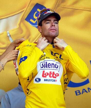 Cadel Evans (Australien Silence Lotto) - Siegerehrung im gelben Trikot -  Radsport Herren Tour de France 2008, Straßenradsport, Straße, Rad Einzelbild 11. Etappe: Lannemezan - Foix