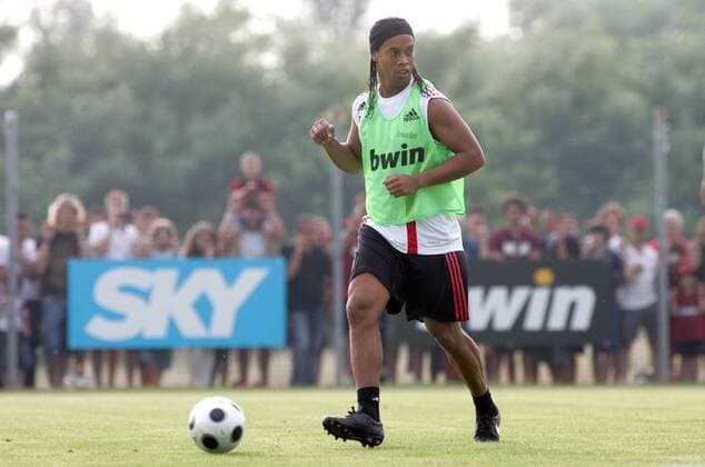 Ronaldinho (AC Mailand) - Fußball Herren Serie A 2008 2009, 1. Italienische Liga, AC Mailand, Training o0 Milan Einzelbild Mailand Dynamik,