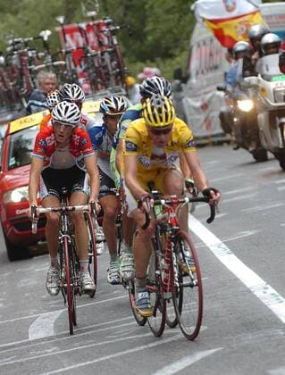 Cadel Evans (Australien Silence Lotto, re.) vor Fränk Schleck (Luxemburg CSC Saxo Bank) -  Radsport Herren Tour de France 2008, Straße, Rad, Straßenradsport Gruppe 15. Etappe: Embrun - Prato Nevoso