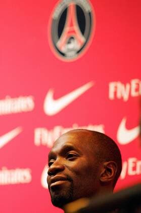 Neuzugang Claude Makelele (Paris St. Germain) -  (pan26971) Fußball Herren Ligue 1 2008 2009, 1. Französische Liga, Paris Saint Germain, PSG, Präsentation, Pressetermin, PK Porträt Paris