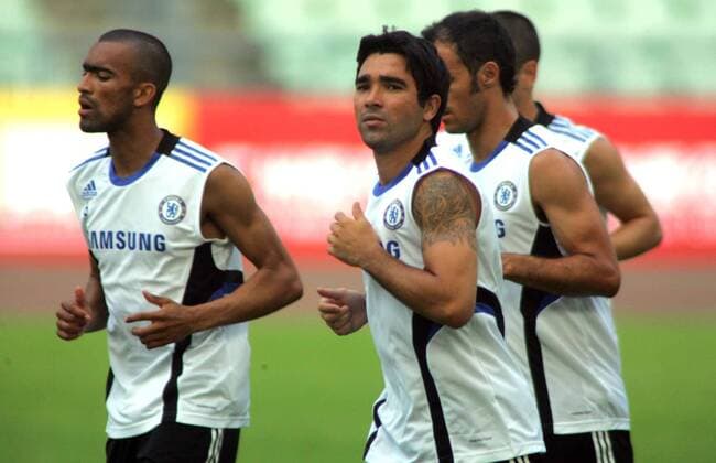Deco (re.) und Jose Bosingwa (beide Chelsea) -  (CFP393773712) Fußball Herren English Premier League 2008 2009, 1. Englische Liga, Chelsea FC London, Trainingslager, Training Gruppe Guangdong