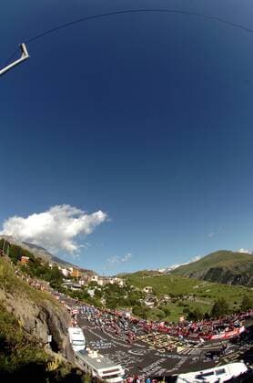 Teilnehmer der Tour de France 2008 während der 17. Etappe von Embrun nach L Alpe d Huez -  Radsport Herren Tour de France 2008, Straßenradsport, Straße, Rad, Totale 17. Etappe: Embrun - L Alpe d Huez, LAlpe dHuez