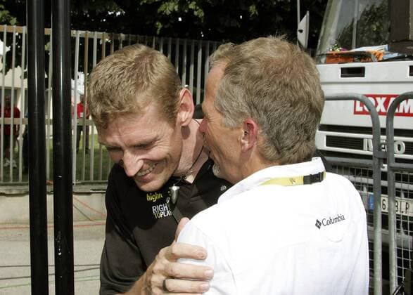 Sportlicher Leiter Rolf Aldag (Deutschland, li.) freut sich mit Teammanager Bob Stapleton (USA beide Columbia) Radsport Herren Tour de France 2008, Straßenradsport, Straße, Rad Gruppe 18. Etappe: Bourg D Oisans - Saint Etienne Freude,
