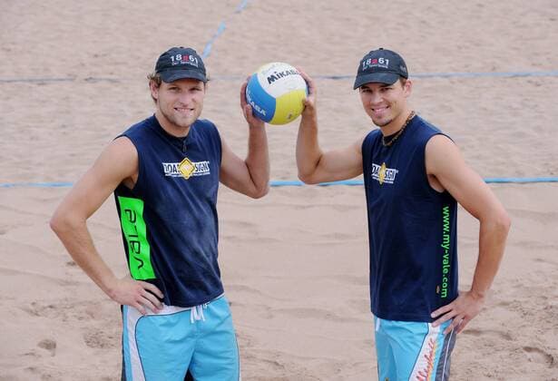 Stefan Schmeckenbecher (li.) und Raimund Wenning (beide Deutschland) Beachvolleyball Herren Fotoshooting 2008, Beach Gruppe Rottenburg Freude,