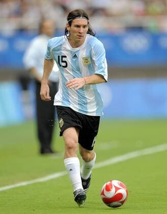 Lionel Messi (Argentinien) am Ball - Fußball OS Sommer Herren Olympische Spiele 2008, Sommerspiele, Länderspiel, Nationalmannschaft, Nationaltrikot Einzelbild o0 Olympiateam, Peking Shanghai