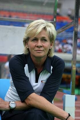 Bundestrainerin Silvia Neid (Deutschland) -  (CFP394102886) Fußball OS Sommer Damen Olympische Spiele Peking 2008, Sommerspiele Länderspiel Nationalteam, Einzelbild Tianjin Nachdenklichkeit,