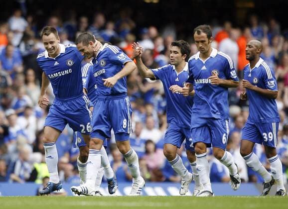 Torjubel Chelsea v.li. John Terry, Frank Lampard und Deco - EDITORIAL USE ONLY. No use with unauthorised audio, video, data, fixture lists, club league logos or live services. Online in-match use limited to 120 images, no video emulation. No use in betting, games or single club league player publications. Fußball Herren English Premier League 2008 2009, 1. Englische Liga, Chelsea FC London Gruppe London Freude,