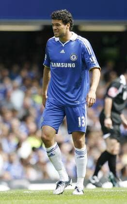 Michael Ballack (Chelsea) skeptisch - EDITORIAL USE ONLY. No use with unauthorised audio, video, data, fixture lists, club league logos or live services. Online in-match use limited to 120 images, no video emulation. No use in betting, games or single club league player publications. Fußball Herren English Premier League 2008 2009, 1. Englische Liga, Chelsea FC London Einzelbild London