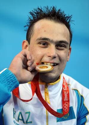 Ilya Ilin (Kasachstan) ist Olympiasieger 2008 im Gewichtheben in der Klasse bis 94kg -  Gewichtheben OS Sommer Herren Olympische Spiele Peking 2008, Sommerspiele, Klasse bis 94kg Porträt Peking Freude,