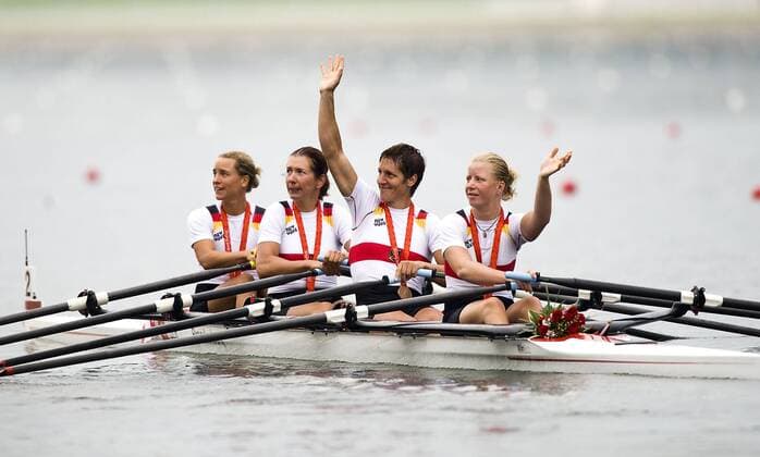 Deutschland Olympia Dritter im Doppelvierer in der Besetzung: Britta Oppelt, Manuela Lutze, Kathrin Boron und Stephanie Schiller Rudern OS Sommer Damen Olympische Spiele Peking 2008, Sommerspiele, Nationaltrikot, Vierer, 4er 4 er, Skull Gruppe Peking Freude,