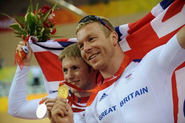 Chris Hoy (re.) - Olympiasieger 2008 im Bahnrad Sprint - und Jason Kenny (beide Großbritannien) -  Radsport OS Sommer Herren Olympische Spiele Peking 2008, Sommerspiele, Nationaltrikot Gruppe Peking Freude,