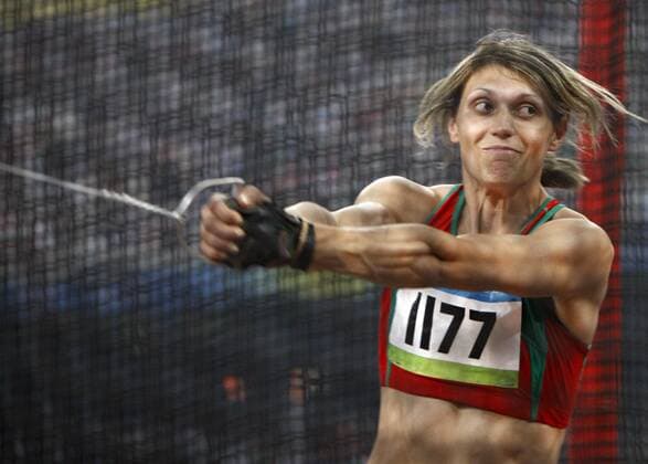 Aksana Miankova (Weißrussland) -  Leichtathletik OS Sommer Damen Olympische Spiele Peking 2008, Sommerspiele, Hammerwurf, Einzelbild Peking Dynamik,