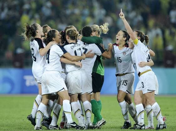 Schlussjubel USA - die Damen sind Olympiasieger 2008 - Fußball OS Sommer Damen Olympische Sommerspiele Peking 2008, Spiele, Länderspiel, Nationalmannschaft, Finale Totale Peking Freude,