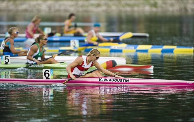 Katrin Wagner Augustin (Deutschland, vorn) Kanu OS Sommer Damen Olympische Spiele 2008, Sommerspiele, Kanusport, K1, K 1, Einer, Kajak, Einerkajak, 1er, 1 er, 500m Gruppe Beijing Erschöpfung,