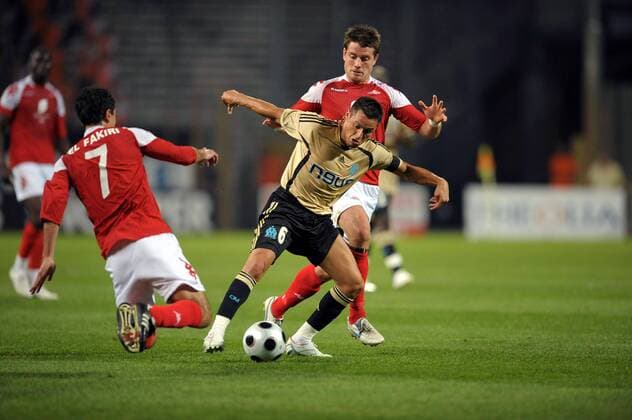 Karim Ziani (Marseille, vorn re.) -  Fußball EC 1 Herren Champions League Quali 2008 2009, Olympique de Marseille OM SK Brann Bergen Gruppe Marseille Dynamik,
