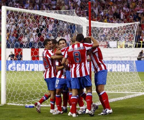 Torjubel Atletico Madrid um Maxi Rodriguez (2.v.li.) -  - NOxONLINExUSE Fußball EC 1 Herren Champions League Qualifikation 2008 2009, Atletico Madrid, Vdig Gruppe Madrid Freude,