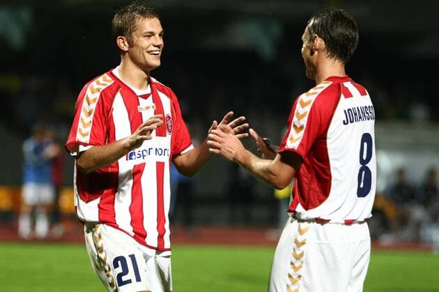 Kasper Risgard (li.) und Andreas Johansson (beide Aalborg) - Torjubel -  (APS20080827LG0069) Fußball EC 1 Herren Champions League Qualifikation 2008 2009, Aalborg BK Gruppe Kaunas Begeisterung, Freude,