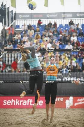 Sara Goller (Deutschland, li.) Beachvolleyball LM Damen Deutsche Smart Meisterschaft 2008, DM, Beach Gruppe Timmendorf, Timmendorfer Strand Dynamik,