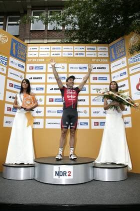 Robbie McEwen (Australien Silence Lotto) gewinnt die Vattenfall Cyclassics 2008 Radsport Herren Vattenfall Cyclassics 2008, Straßenradsport, Straße, Rad, Gruppe Hamburg Freude,
