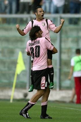 Fabrizio Miccoli (o.) und Morris Carrozzieri (beide Palermo) - Torjubel -  Fußball Herren Serie A 2008 2009, 1. Italienische Liga, US Palermo Gruppe Palermo Begeisterung, Freude,