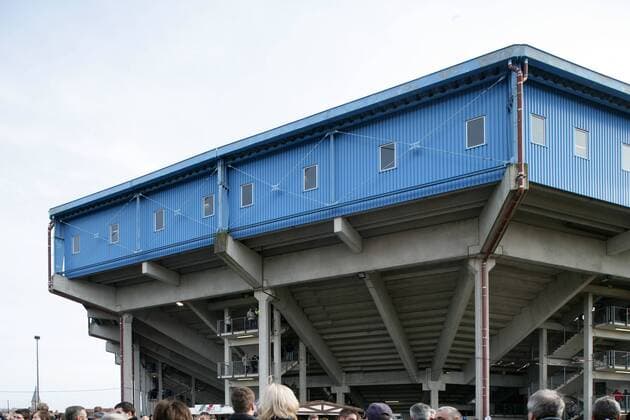 Fußball, Stadiongeschichte Arminia Bielefeld Außenansicht der Schüco Arena, Heimspielstätte von Arminia Bielefeld Fußball 1. BL Herren Saison 2007 2008, Fotostory, Stadionstory, Arminia Bielefeld Totale SchücoArena Bielefeld